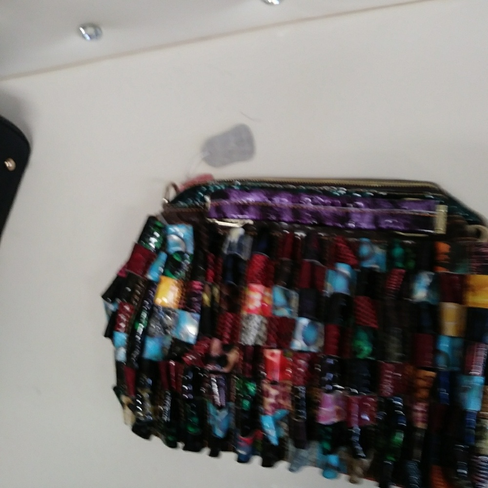 PURSES - Picture 3 of 7